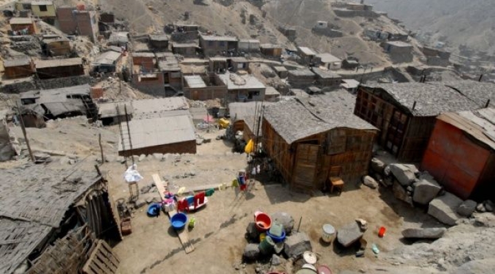Mesa se compromete a reducir “el 61% de pobreza multidimensional” que hay en Bolivia