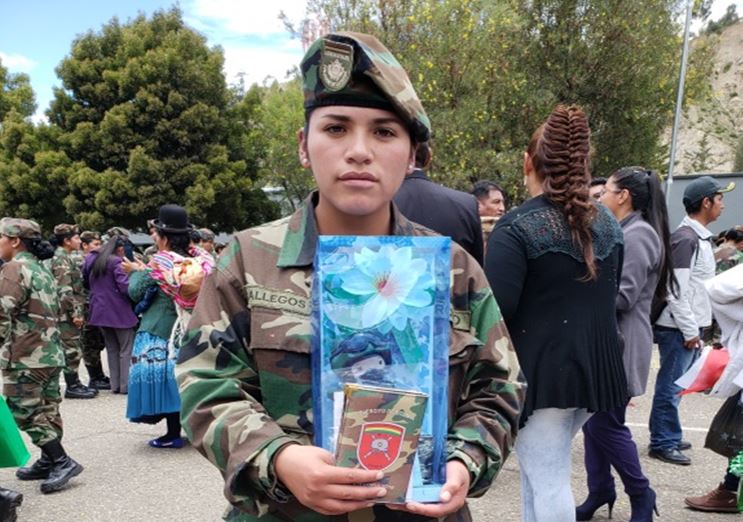 Primeras reservistas sienten orgullo por el año de servicio militar y sugieren que las sigan