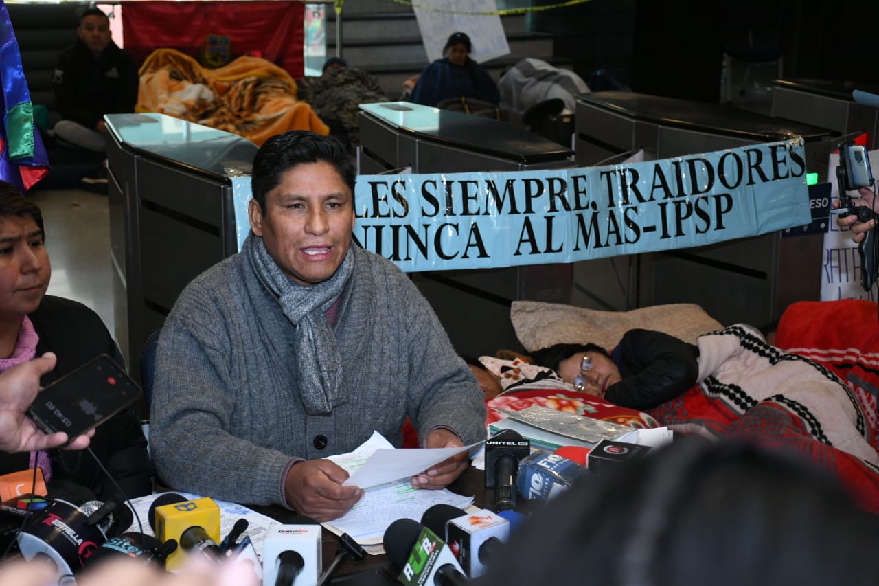 Parlamentarios evistas suman apoyo a su huelga de hambre: la CSUTCB afín a Evo y dos concejales se unen a la medida