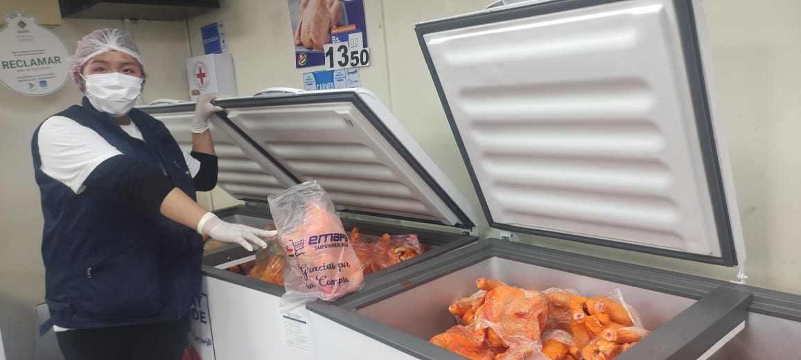 El precio del kilo de pollo se dispara a Bs 21 y el producto escasea en mercados de La Paz