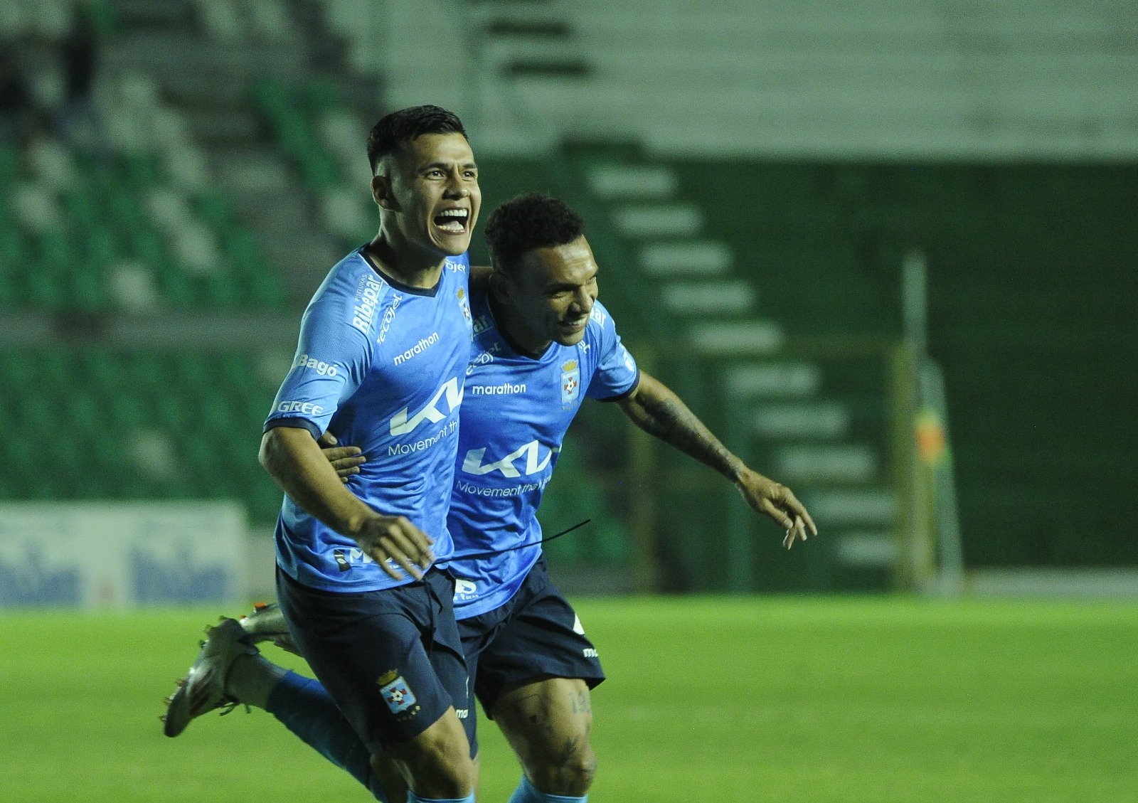Blooming vive una noche a pedir de boca y vence por goleada a Nacional 