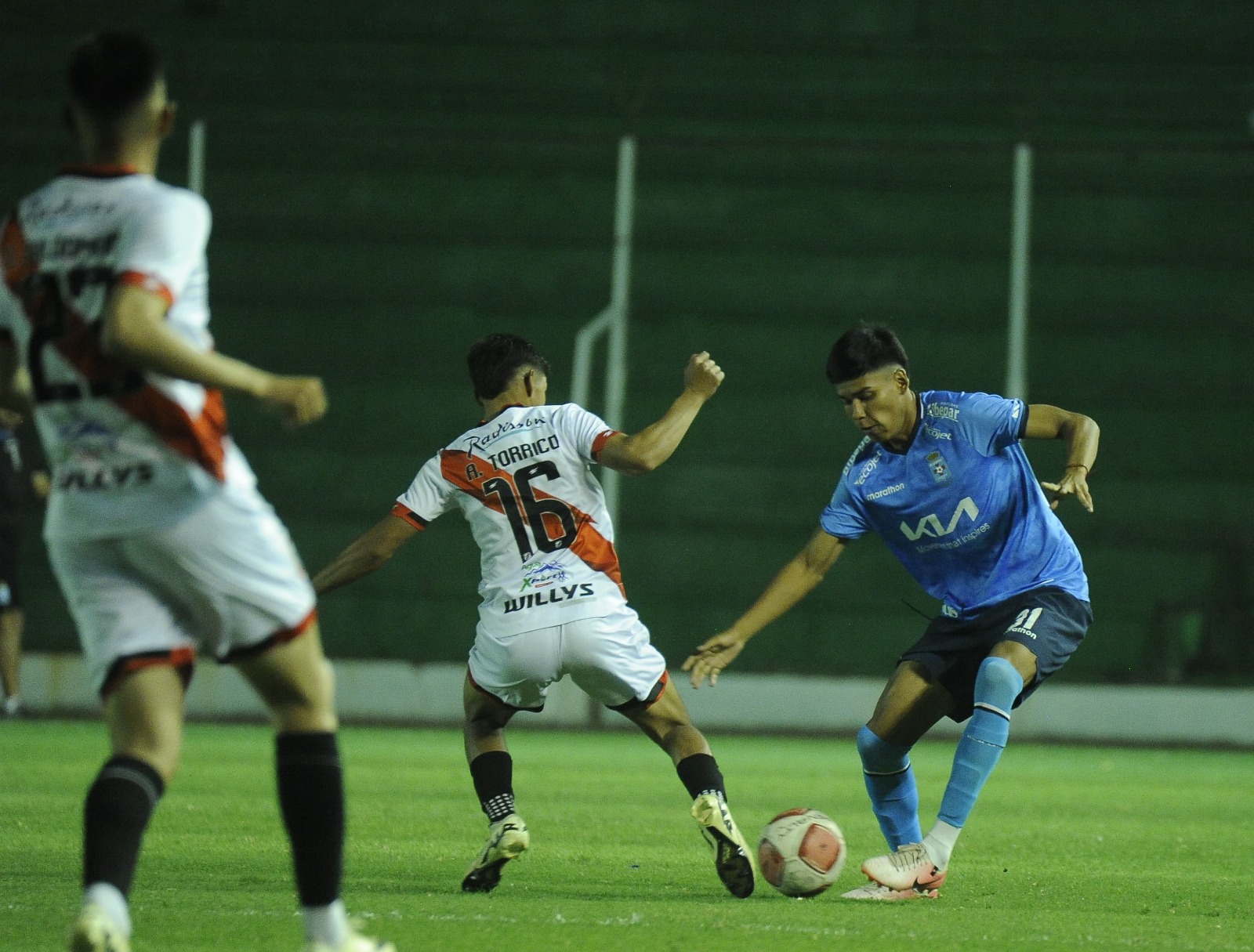 Blooming vive una noche a pedir de boca y vence por goleada a Nacional 