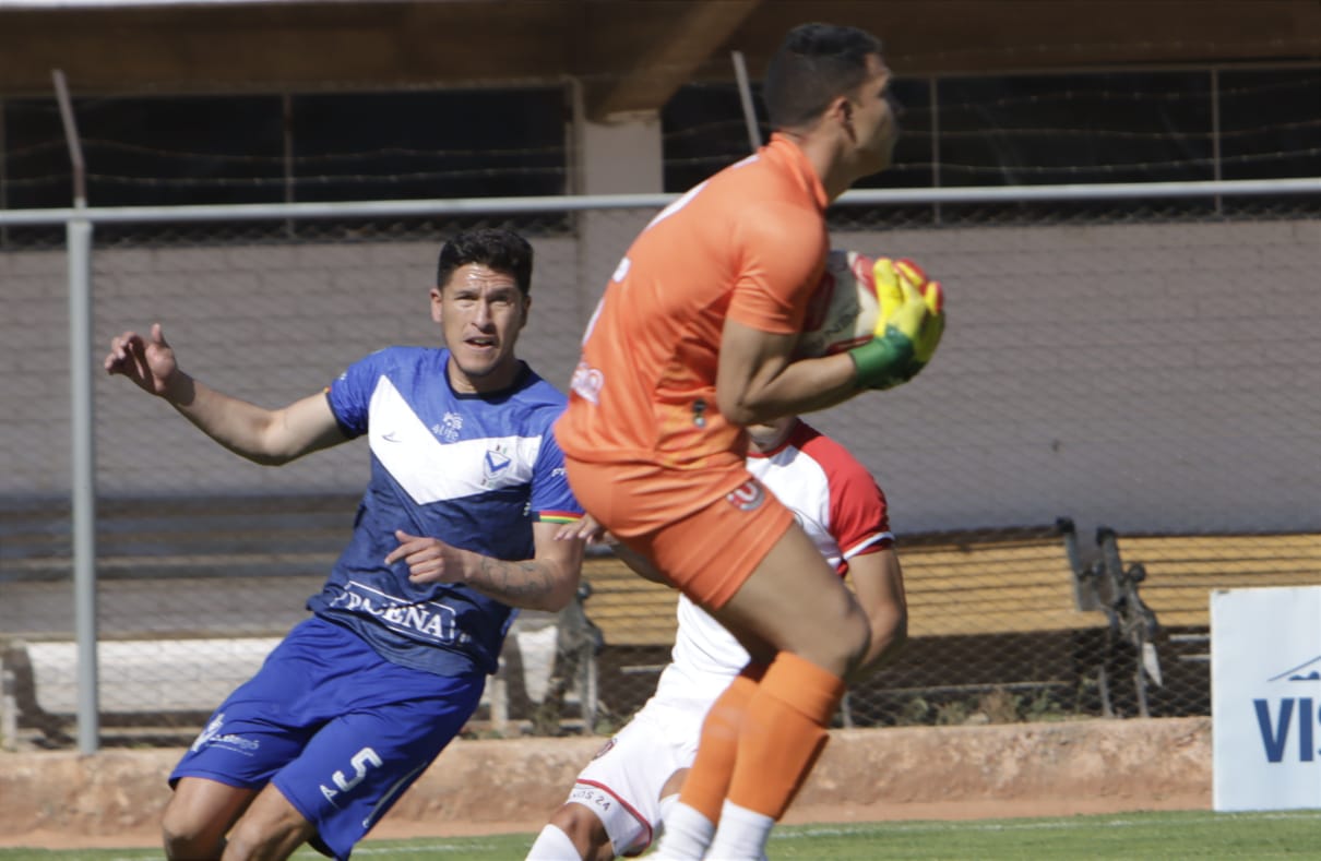 Con un jugador menos GV San José consigue un punto en la casa de U de Vinto 