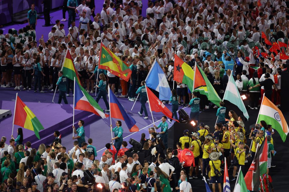 Misión olímpica: Tom Cruise recoge la bandera en París 2024 y la lleva a Los Ángeles 2028 