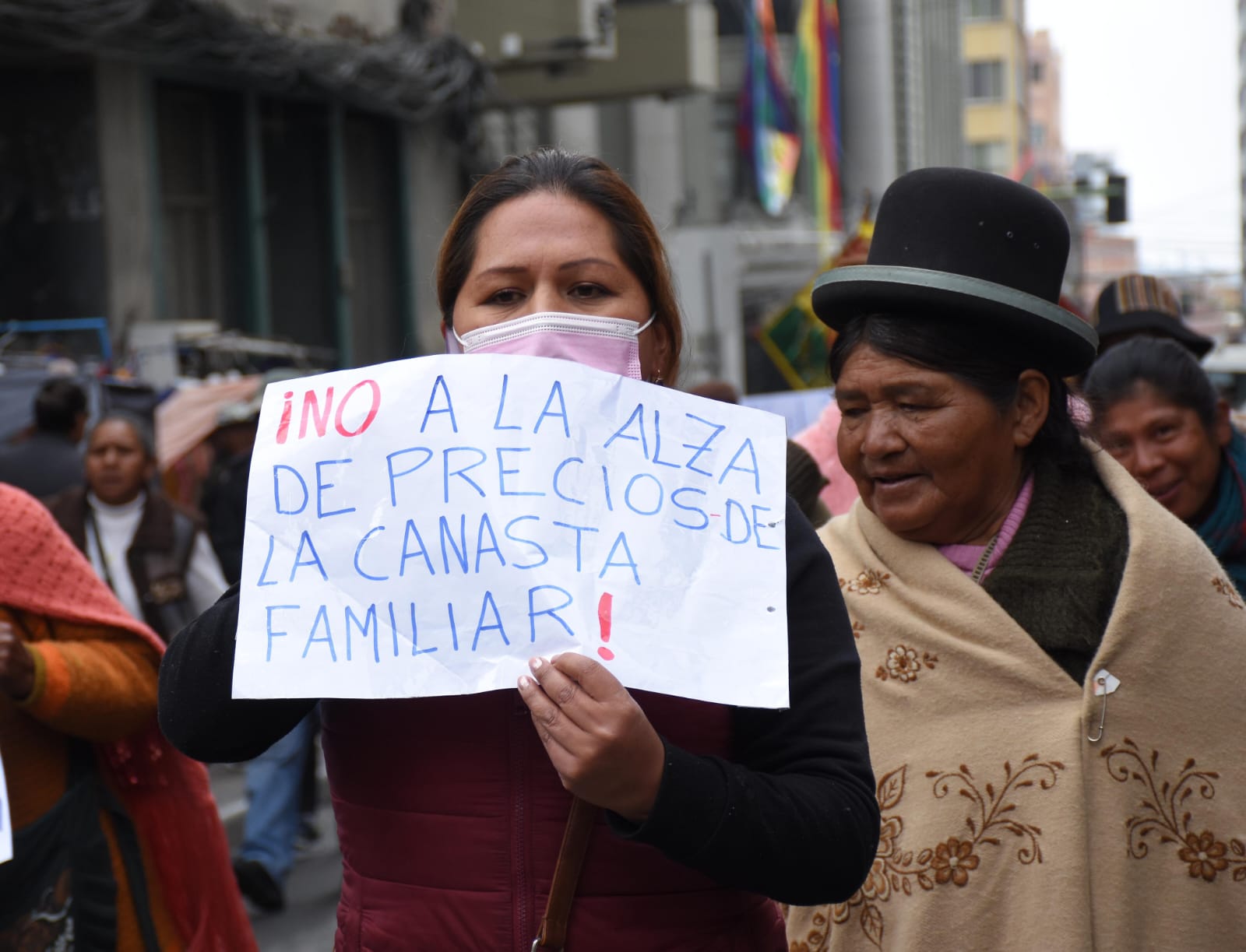 Protestas de al menos siete sectores por la falta de dólares y la crisis económica toman el centro paceño