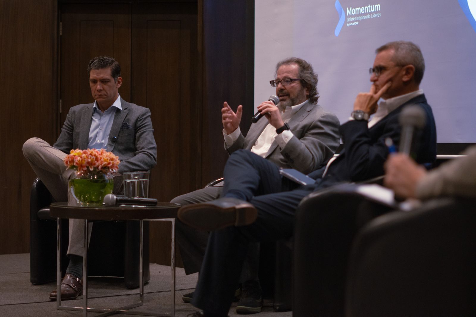 ACTUALISAP reunió a expertos  y maximos ejecutivos del país para compartir  experiencias y estrategias frente a la crisis