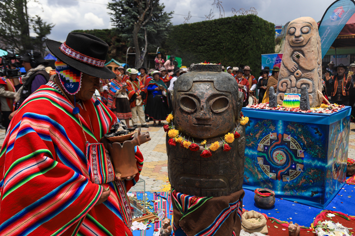 Bolivia recibe el solsticio de verano austral con música autóctona y rituales ancestrales