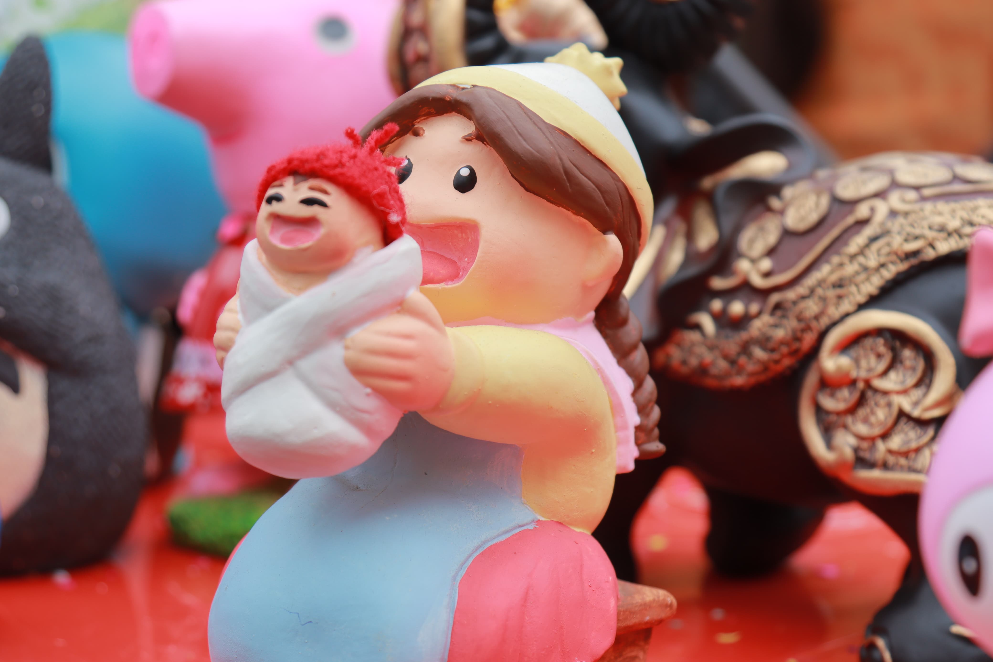 Tras seis semanas de feria, llega el tradicional remate de las miniaturas de la Alasita