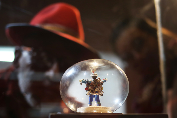 Una muestra homenajea a lo mejor  de la artesanía en miniatura de la Alasita