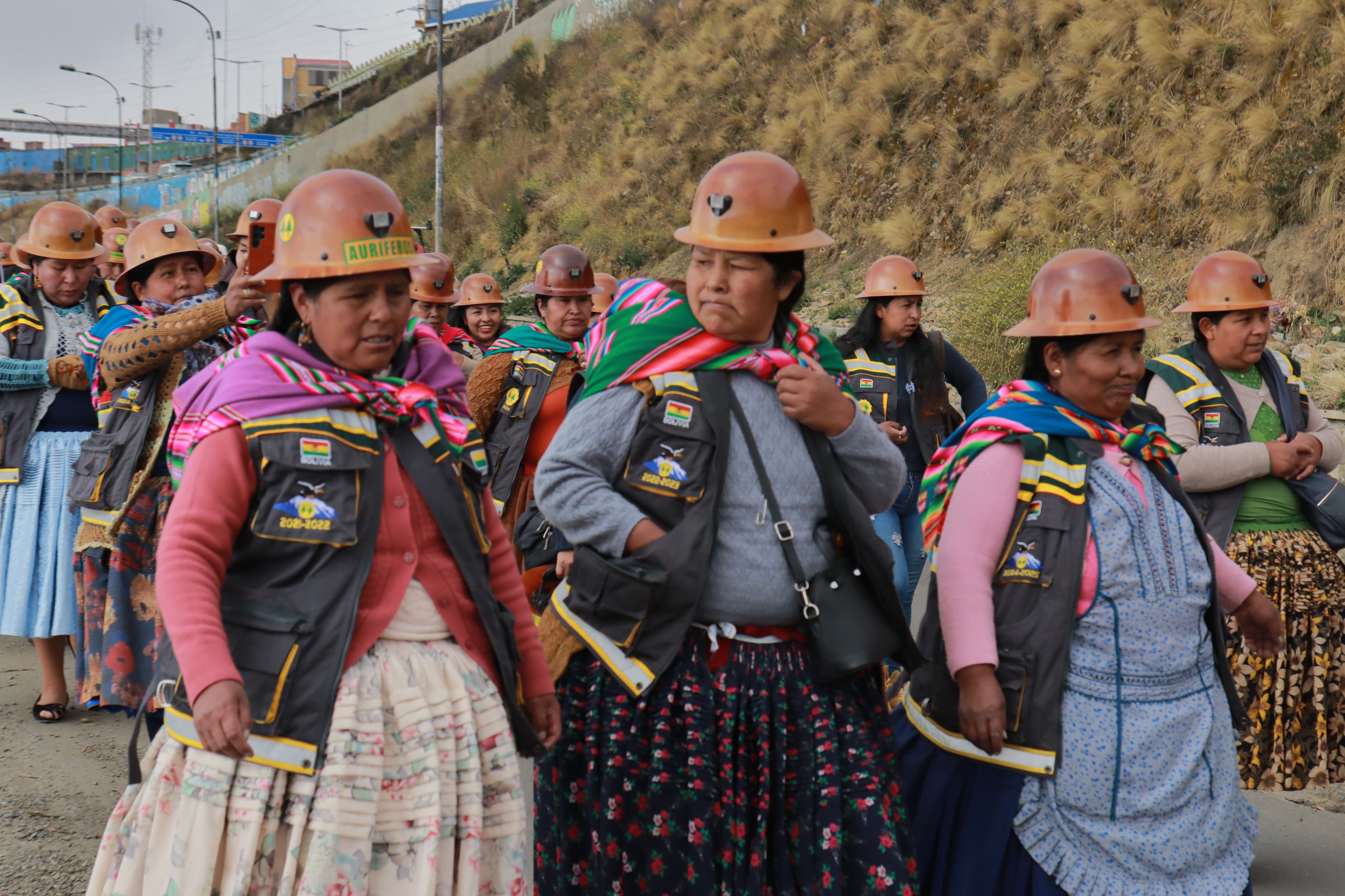 Cooperativistas marchan en La Paz  para presentar  agenda de trabajo al Gobierno