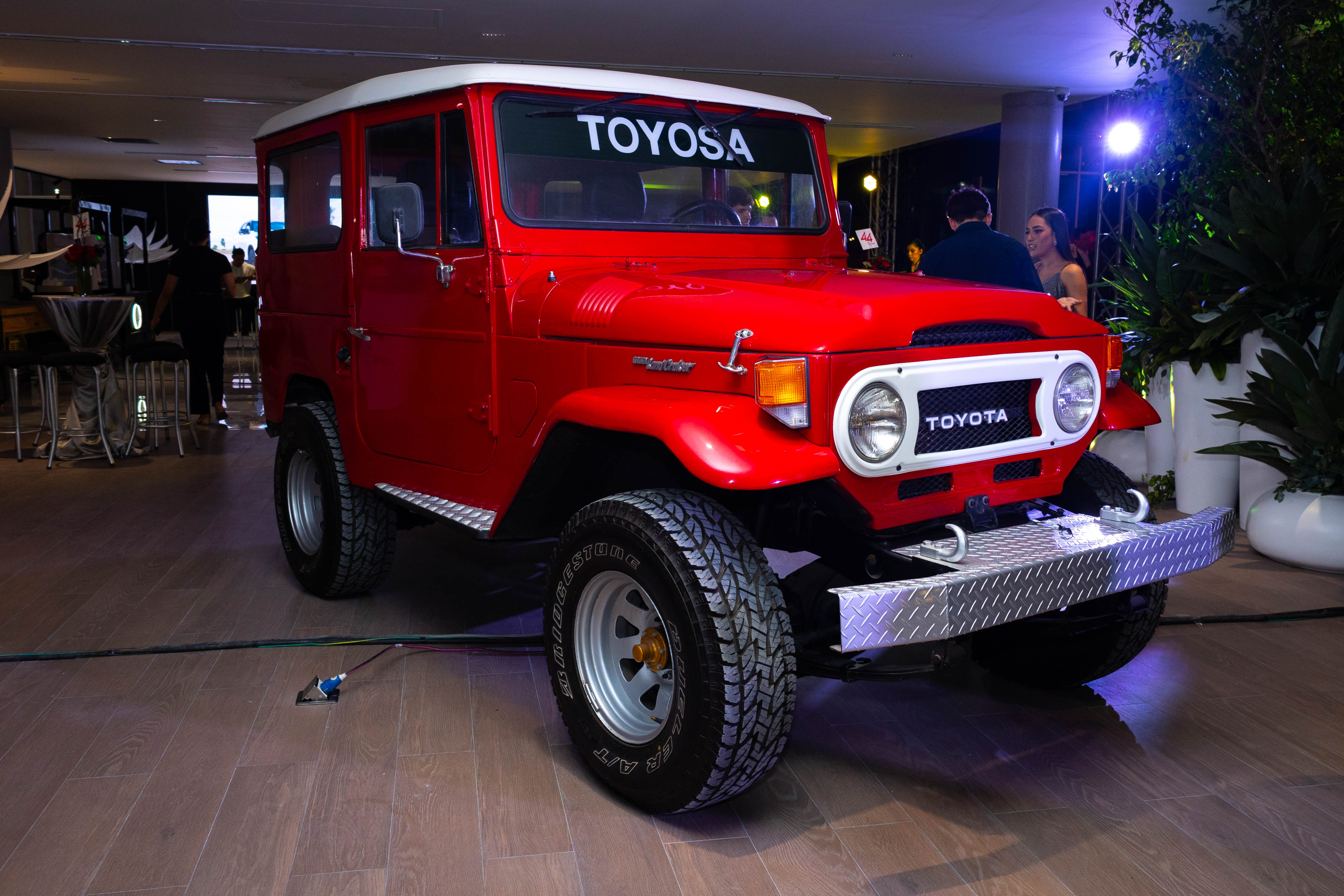 TOYOSA celebra su 44 aniversario inaugurando el showroom más grande de Latinoamérica como regalo para Santa Cruz