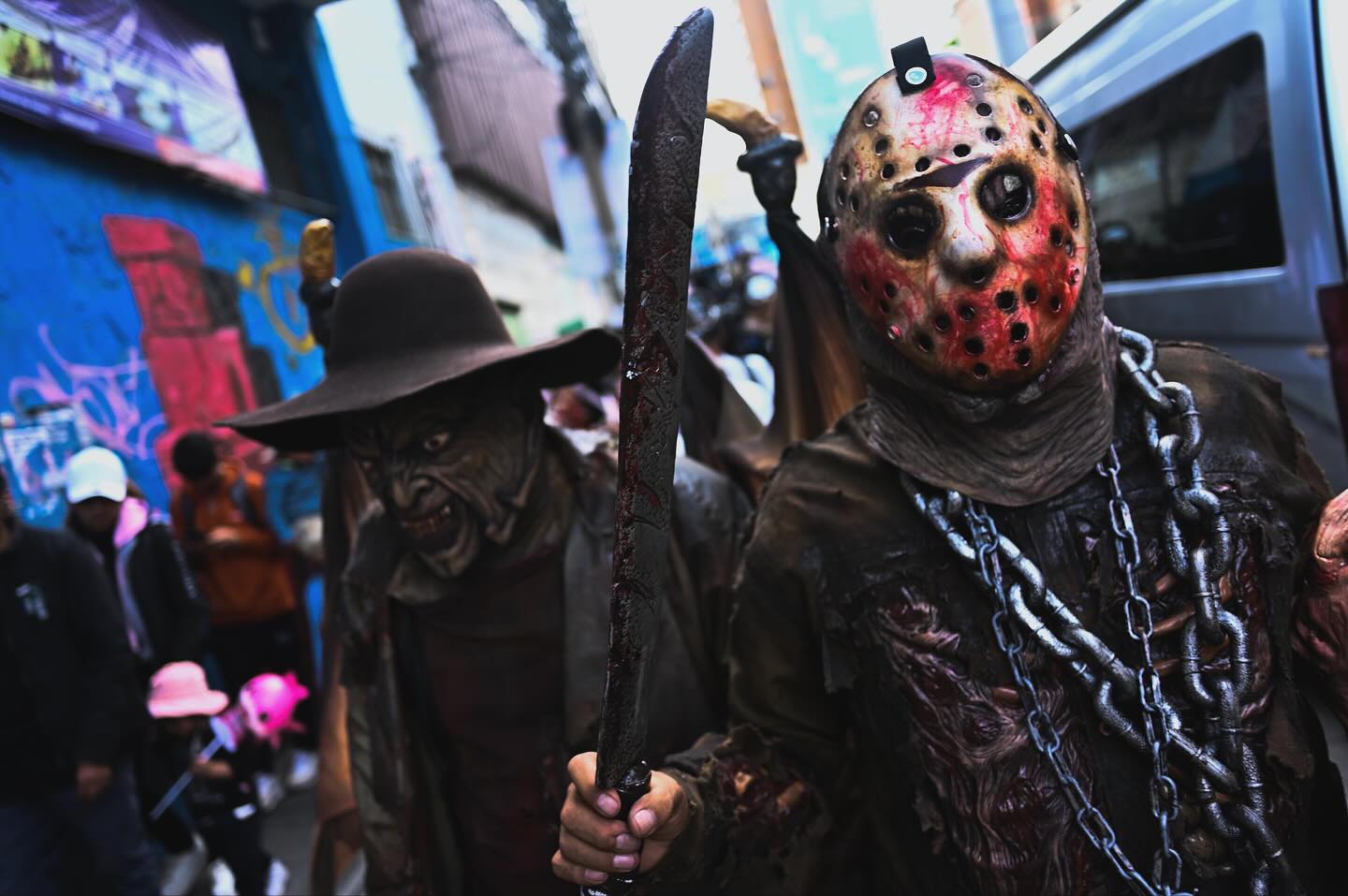 Una “manifestación zombi” recorre el centro de La Paz y protesta contra crisis y corrupción 