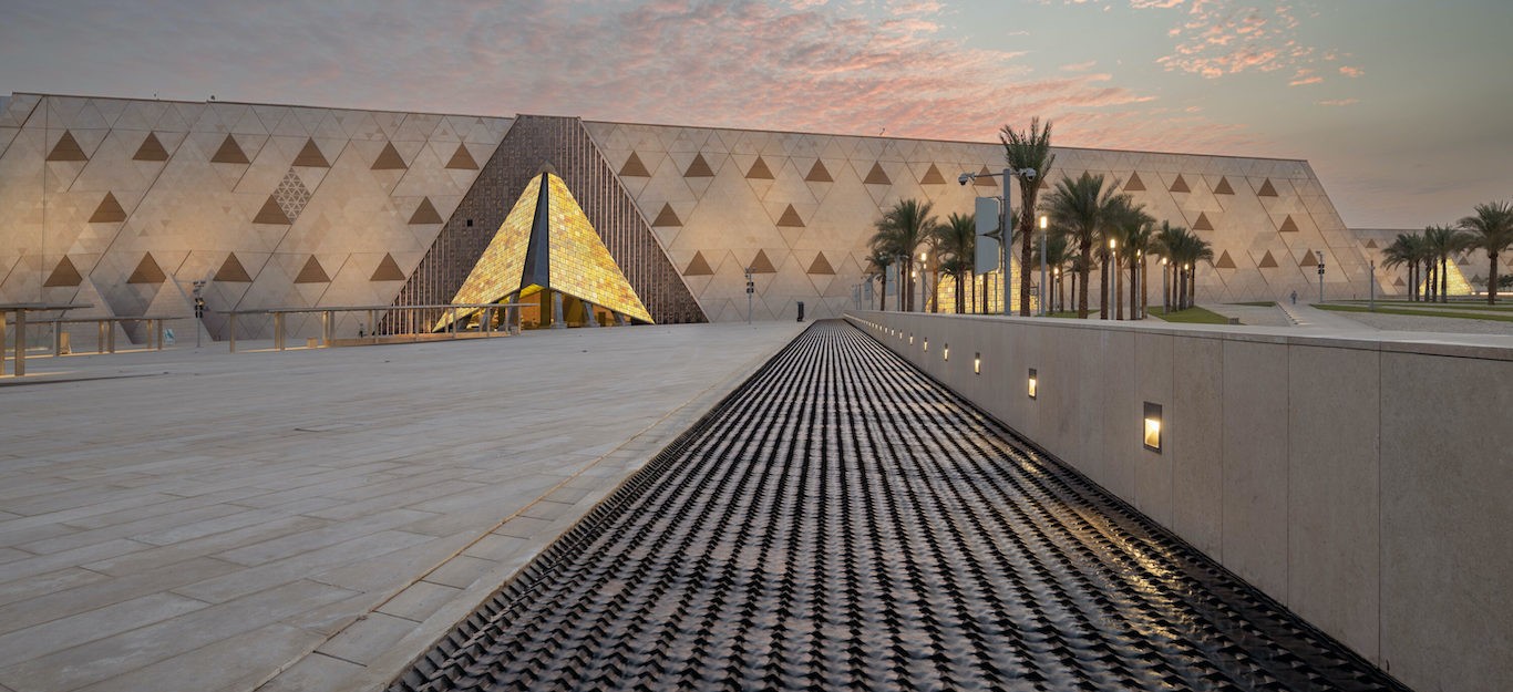 Boliviano Peter McFarren aporta una visión global al Gran Museo Egipcio