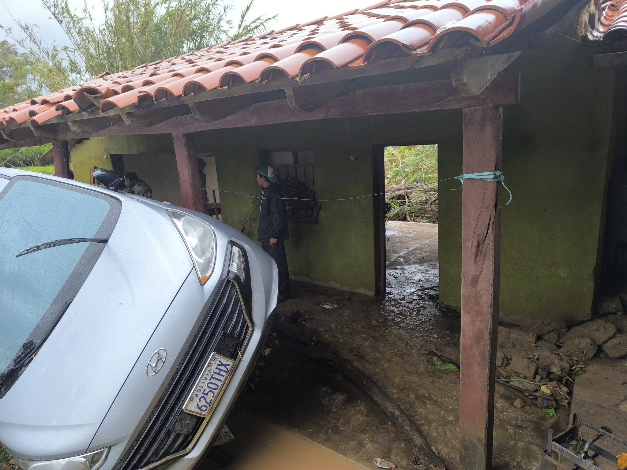Desborde de río en Samaipata daña  casas y anega terrenos; comunidades  Achiras y Cuevas son las más afectadas