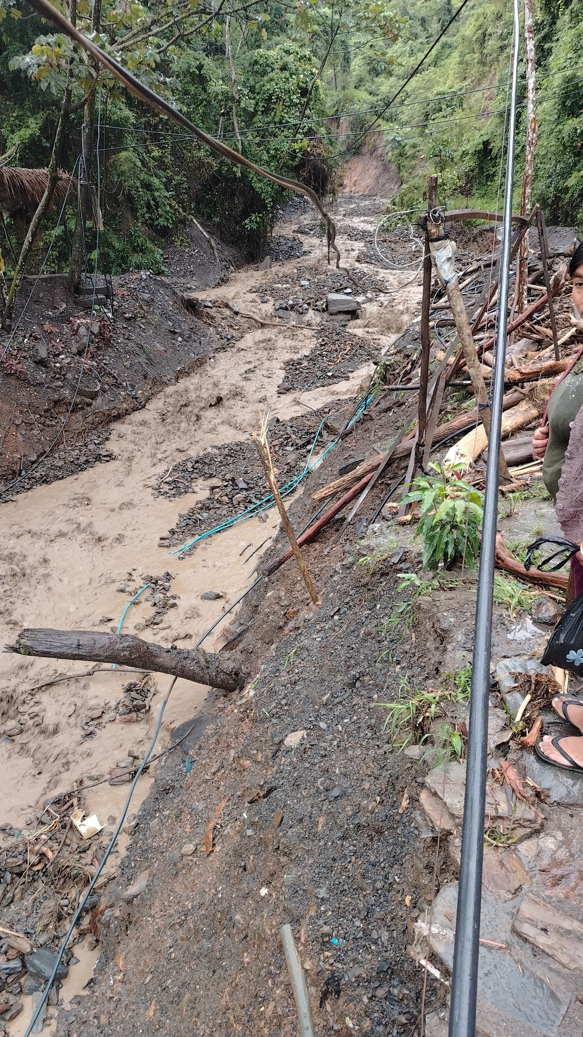 Al menos 16 comunidades de La Asunta quedan afectadas por una mazamorra