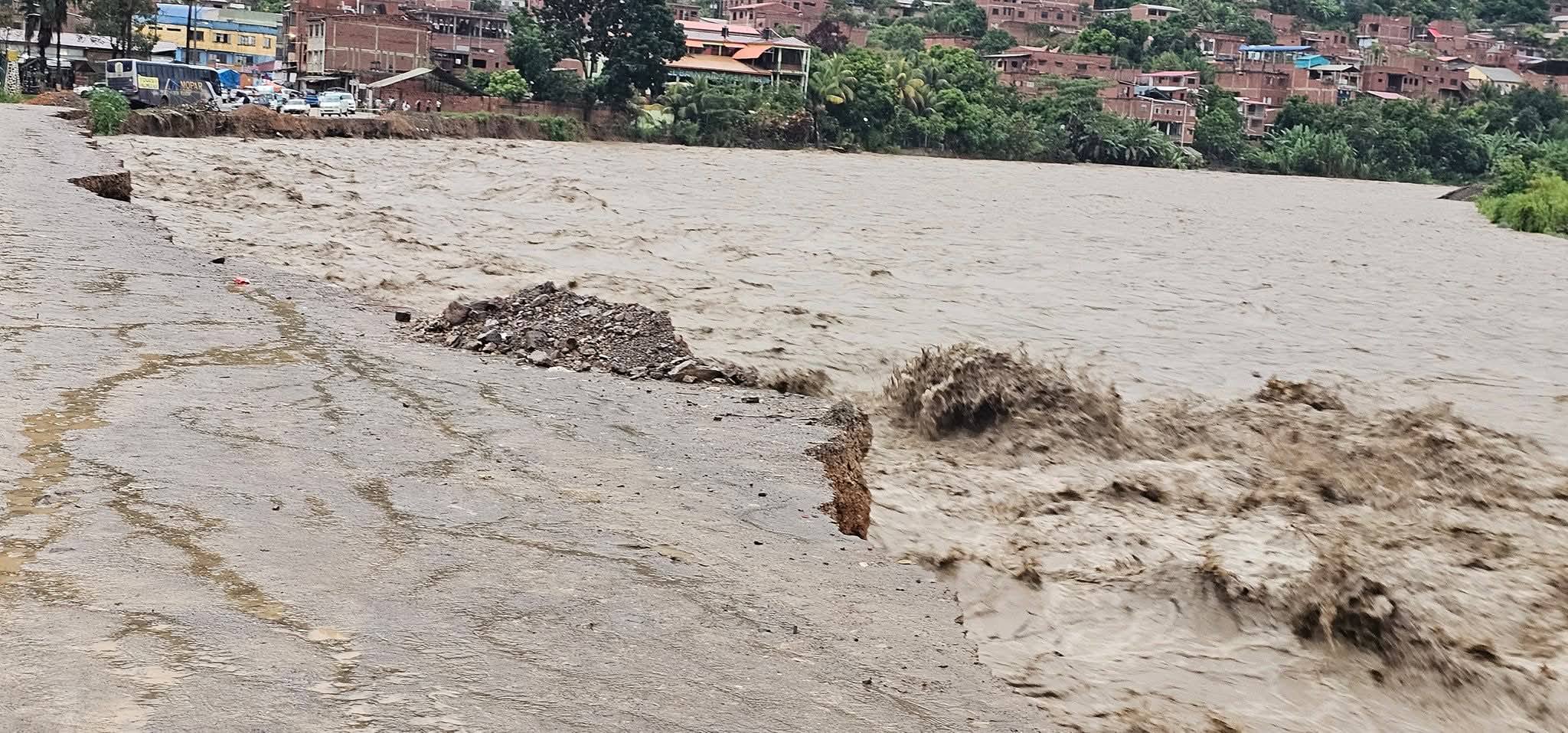 Alcalde de Caranavi pide maquinaria  pesada para tareas preventivas ante riesgo de desborde del río Yara