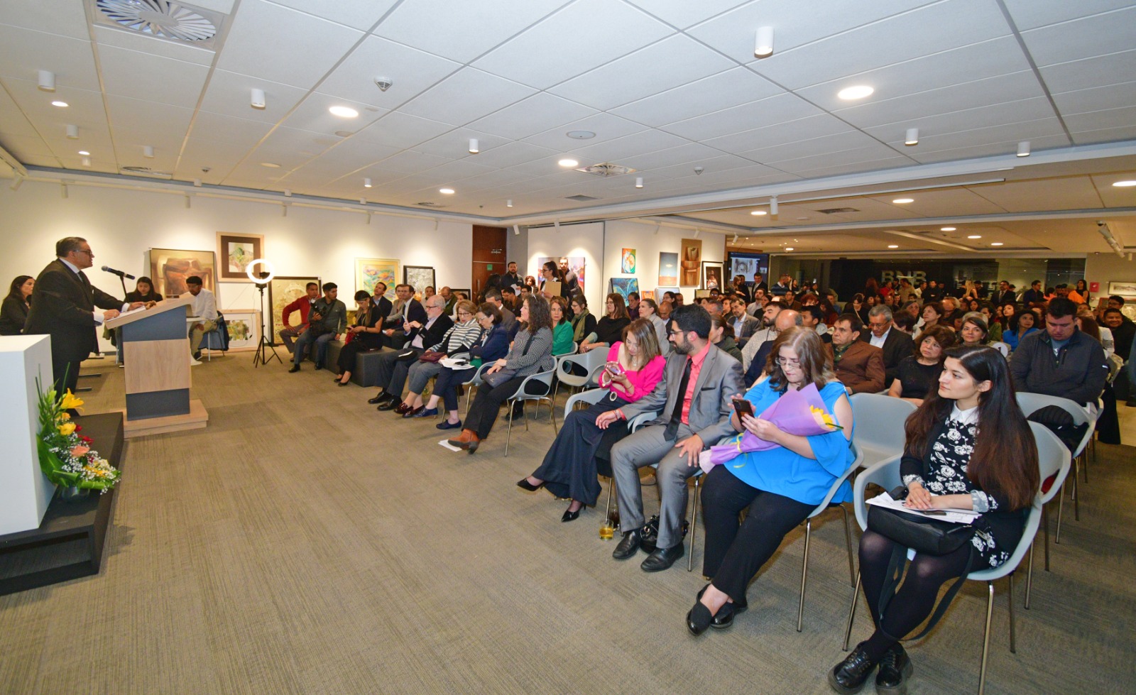 BNB Art acogió la subasta “Arte que Abraza”: una noche donde el arte y la solidaridad unen razones para transformar vidas