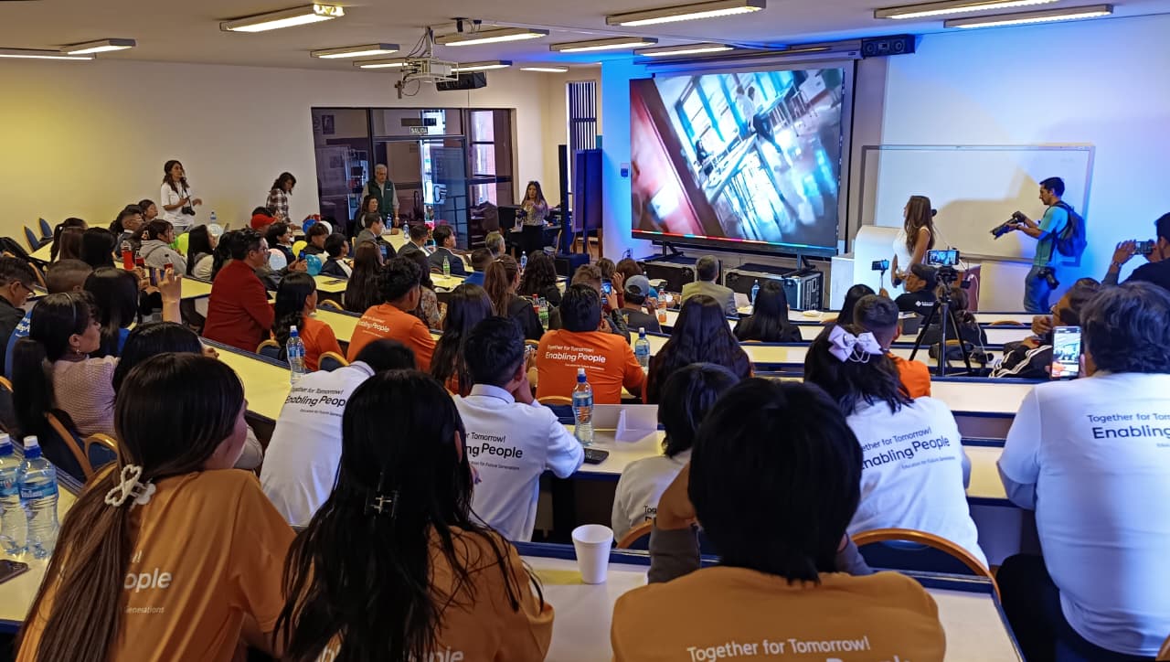 AIQUIMET gana Solve for Tomorrow 2025 con una solución que protege a comunidades de Aiquile de eventos climáticos extremos