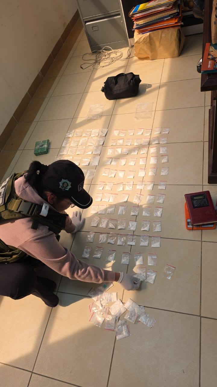 La FELCN se incauta de 1.050 gramos  de cocaína en la oficina de la FUL de la UPEA