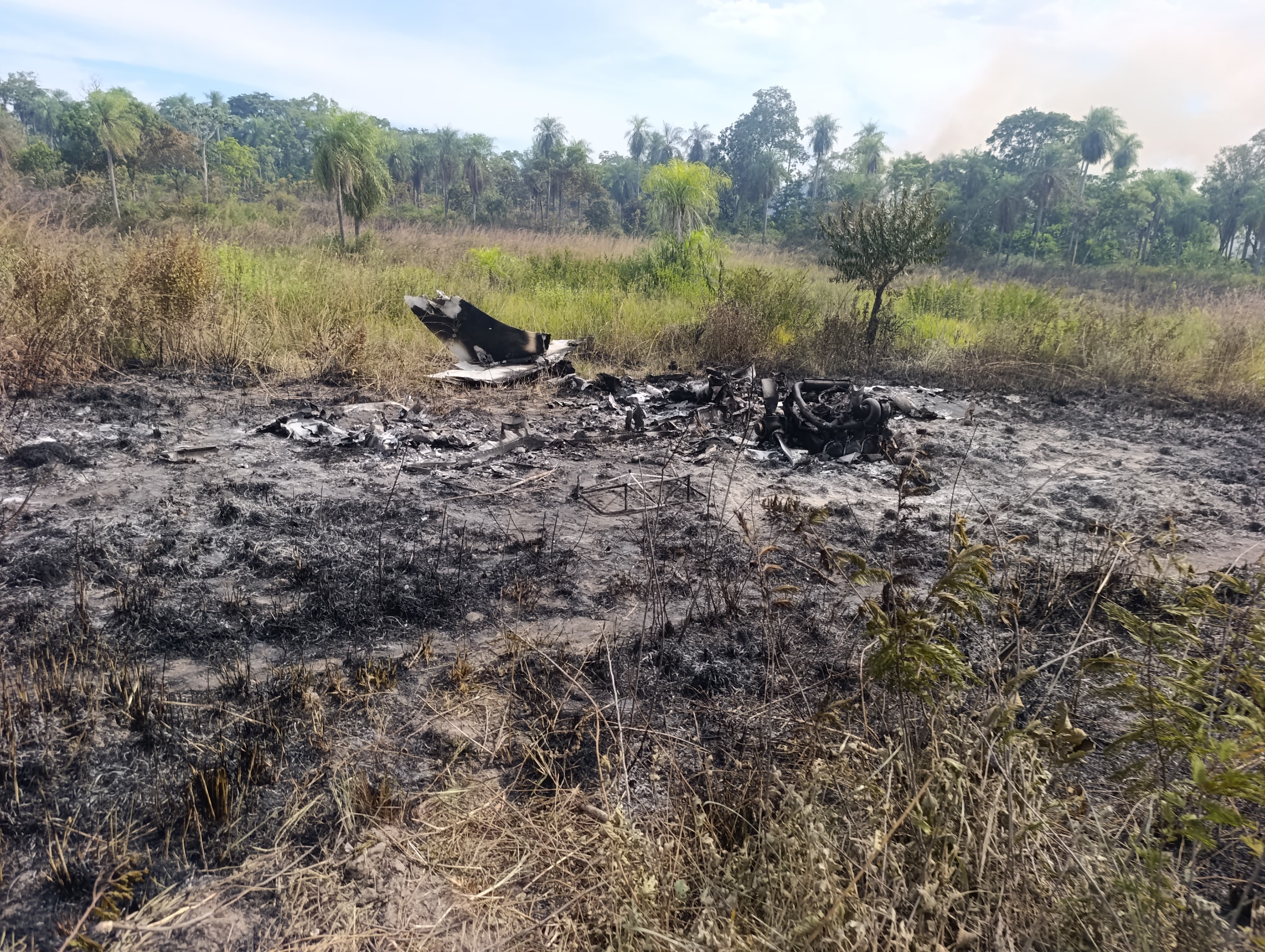 Hallan en Paraguay incinerada una avioneta con placa boliviana