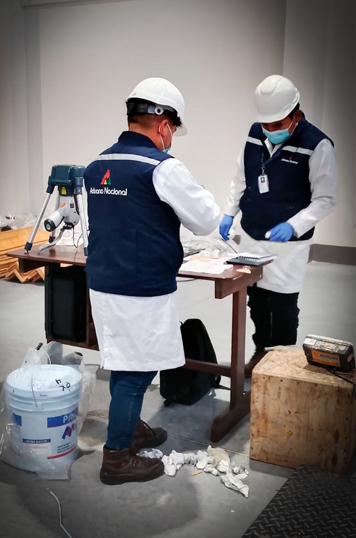 Confiscan 216 baldes de pintura con mercurio procedentes de México y  que ingresaron desde Chile