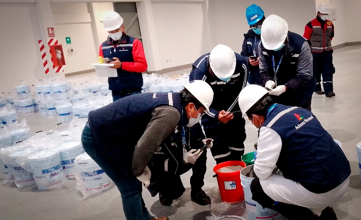 Confiscan 216 baldes de pintura con mercurio procedentes de México y  que ingresaron desde Chile