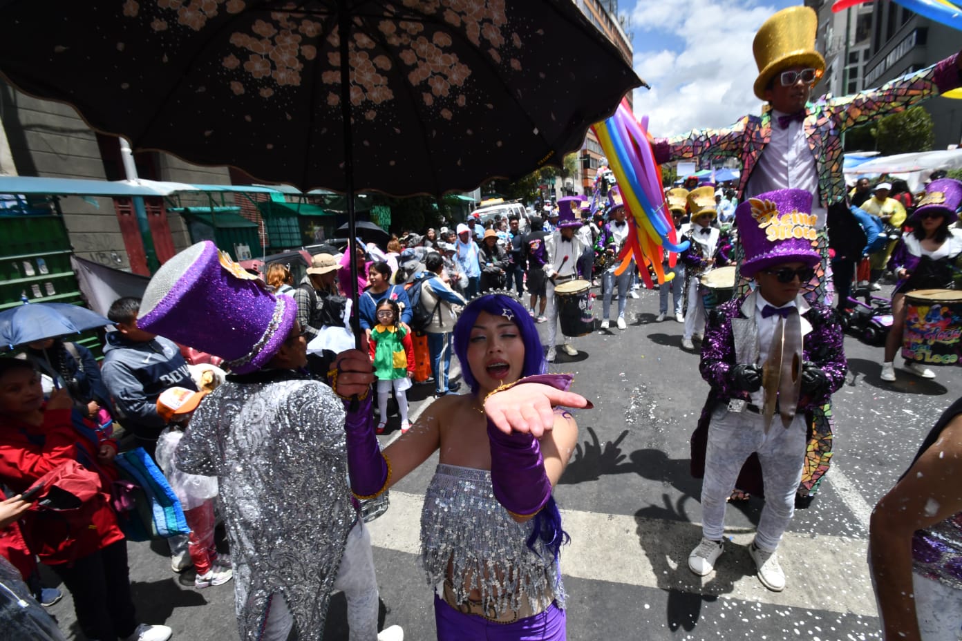 Diversión y disfraces en el corso infantil de La Paz