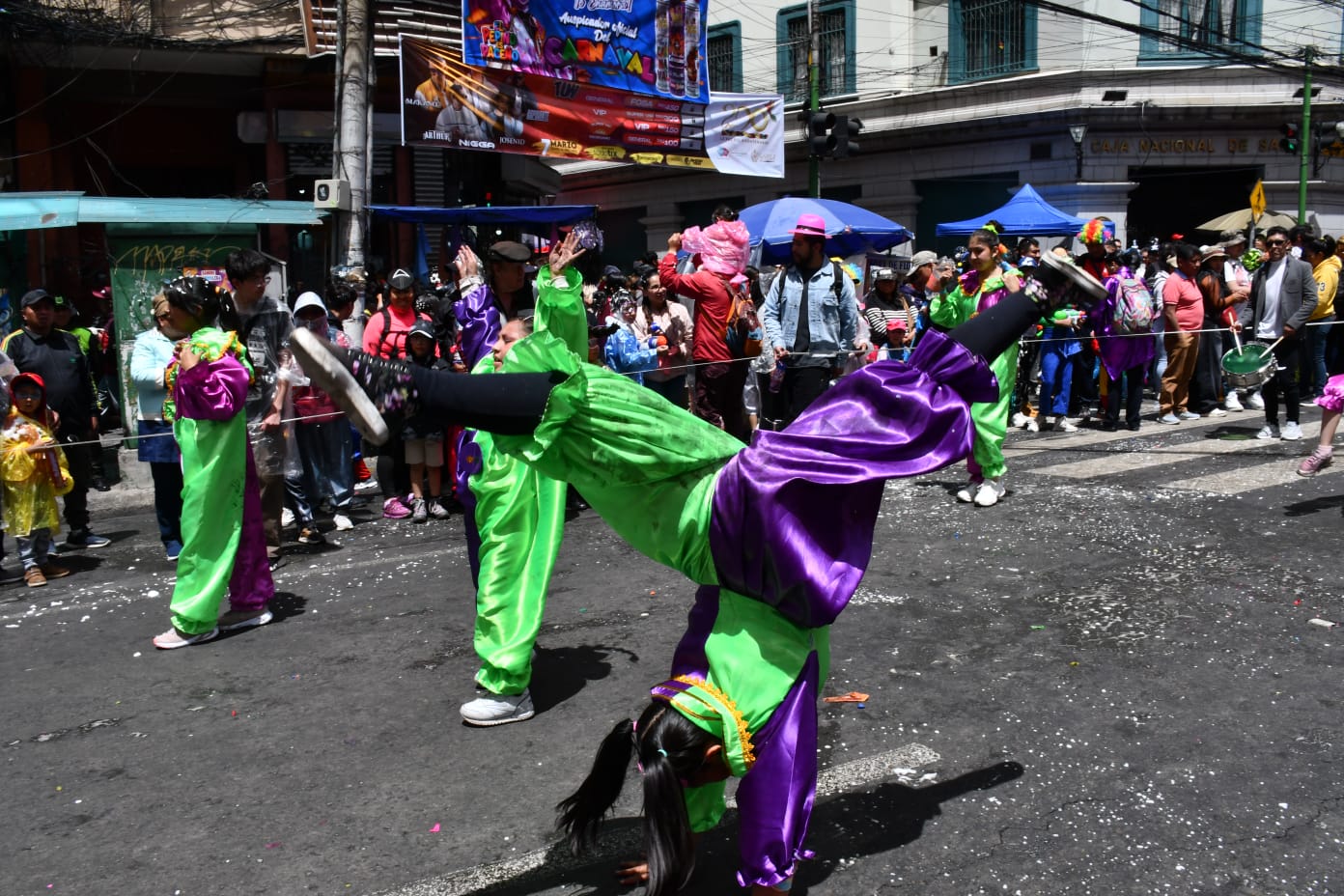 Diversión y disfraces en el corso infantil de La Paz