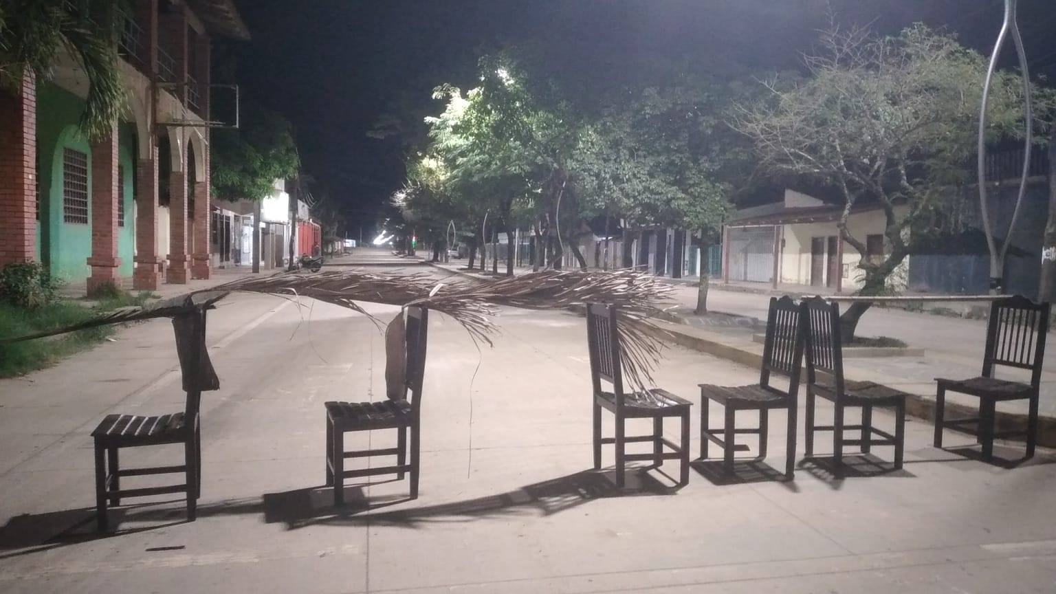 Comité Cívico de Beni ejecuta paro con bloqueo de caminos por calidad de gasolina