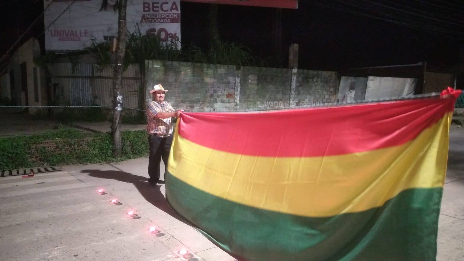 Comité Cívico de Beni ejecuta paro con bloqueo de caminos por calidad de gasolina