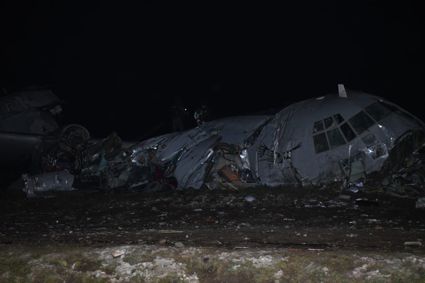 Grave accidente aéreo deja al menos 15 muertos en El Alto