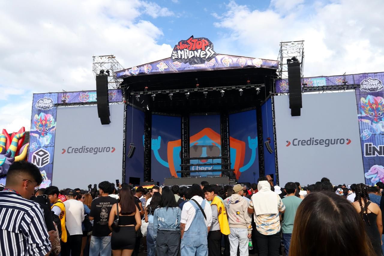 Crediseguro impulsa la educación financiera y protege a jóvenes con seguros digitales en eventos de alto nivel