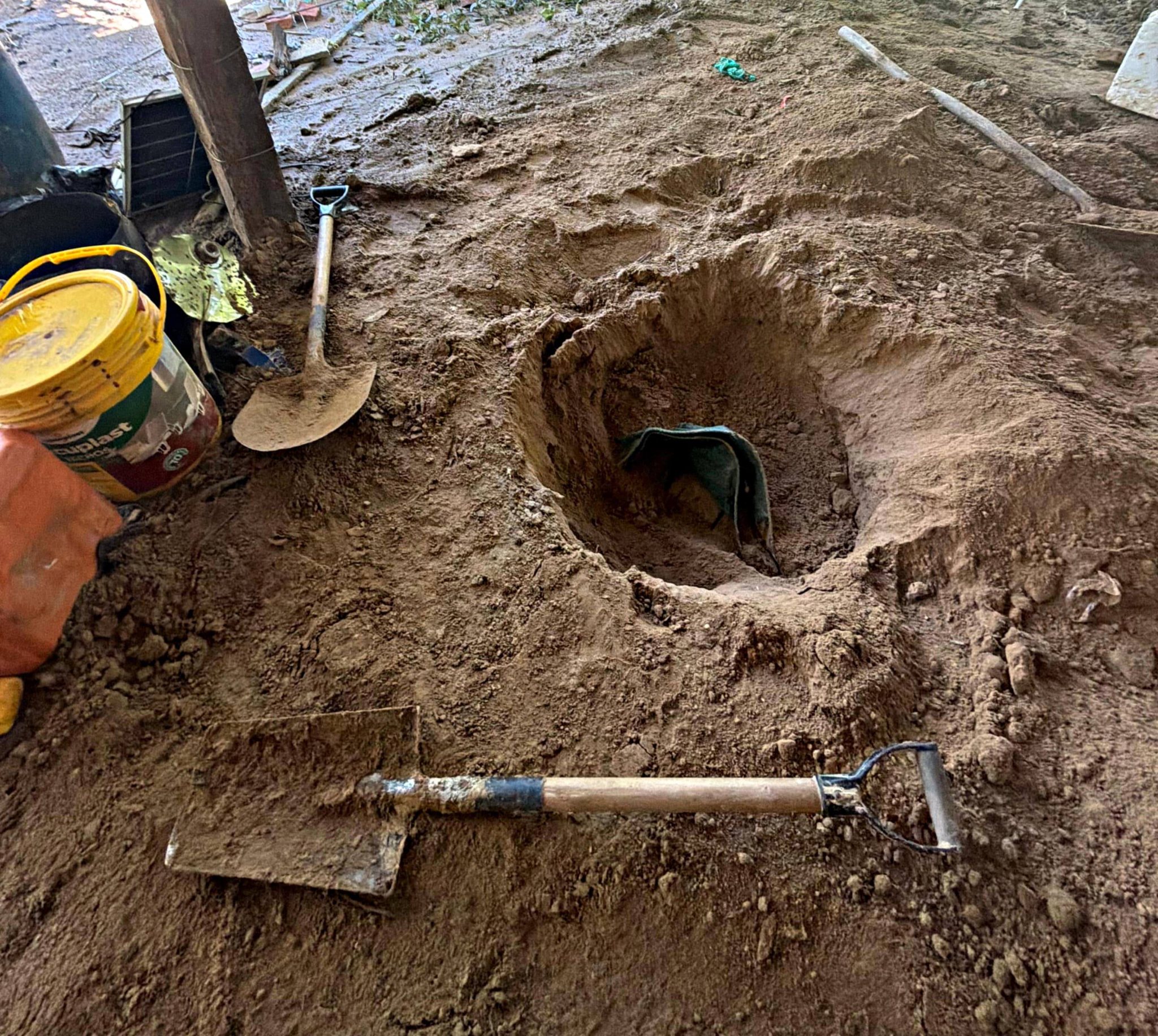 Hallan hangar, pista clandestina y caleta  en un operativo en Portachuelo  contra la organización de Marset