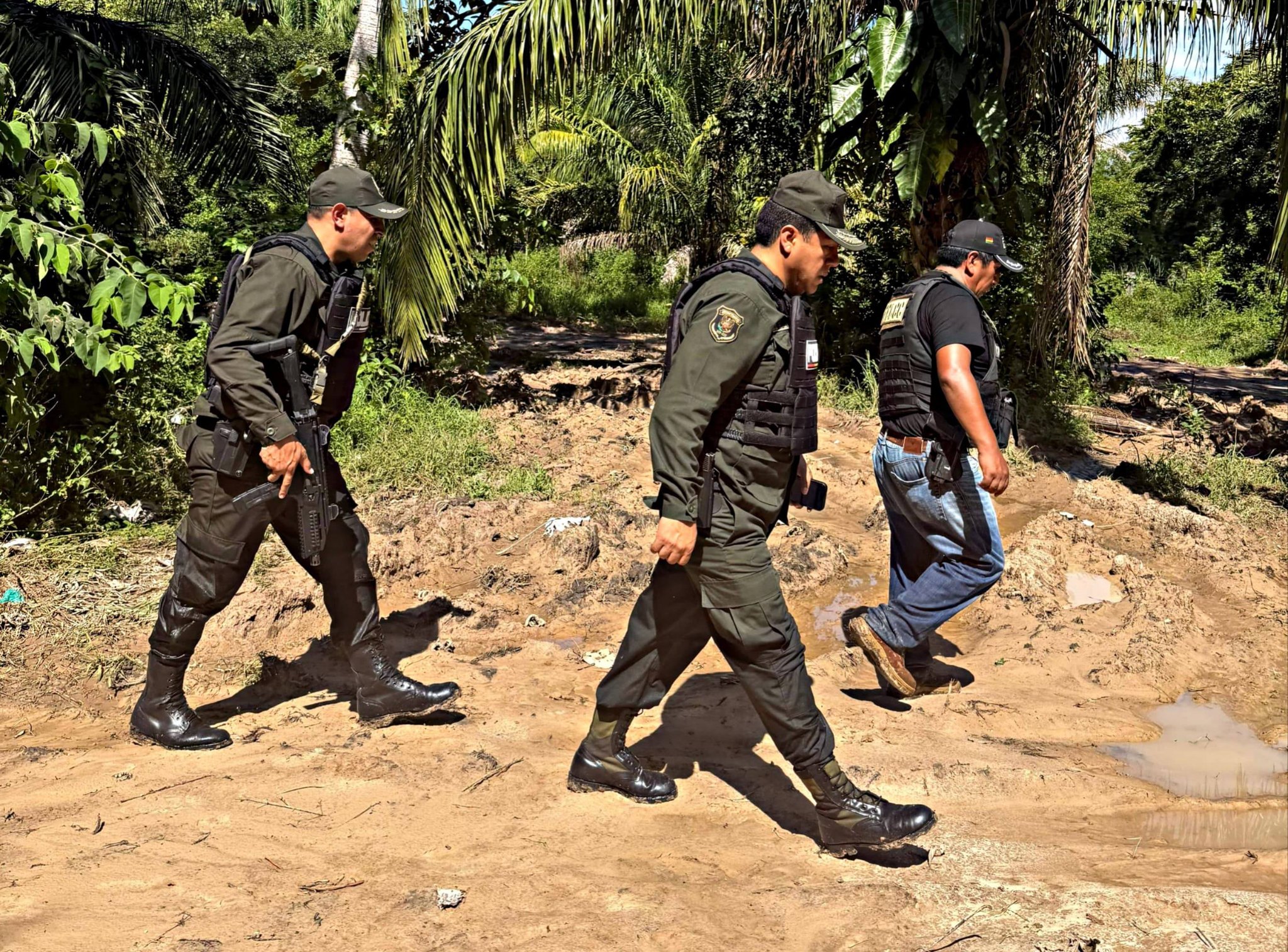 Hallan hangar, pista clandestina y caleta  en un operativo en Portachuelo  contra la organización de Marset