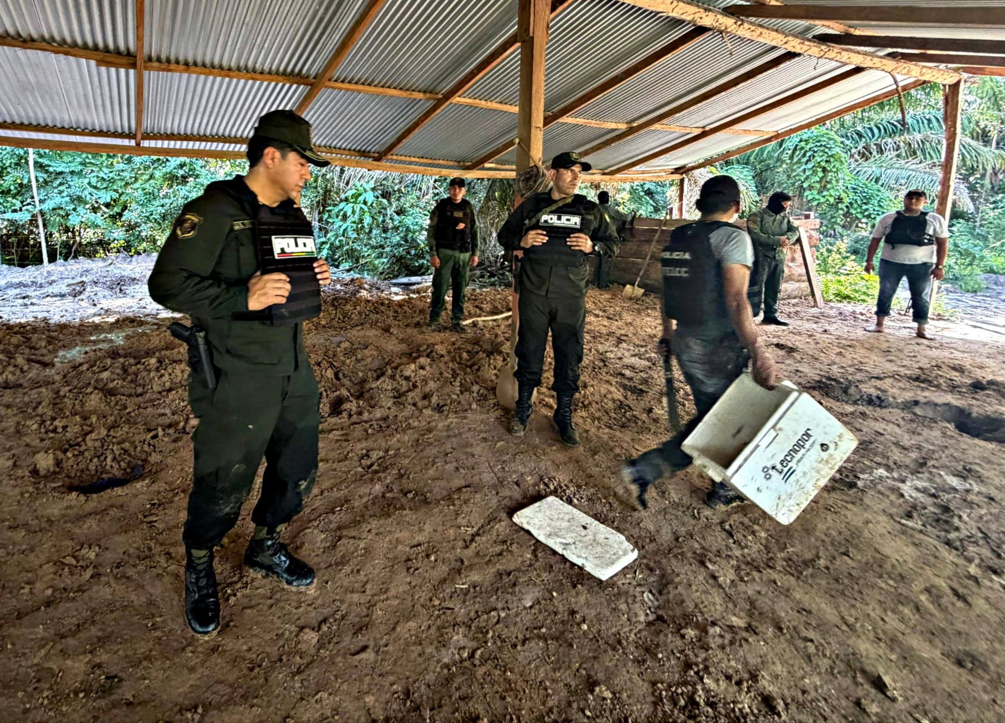 Hallan hangar, pista clandestina y caleta  en un operativo en Portachuelo  contra la organización de Marset