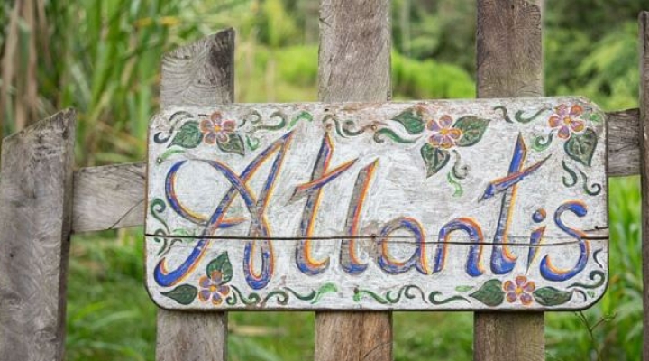 El desgarrador final de Atlantis, la polémica comuna de británicos que convivió con las FARC en Colombia en la década de 1990