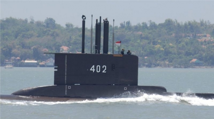 Indonesia declara la pérdida del submarino desaparecido con 53 tripulantes