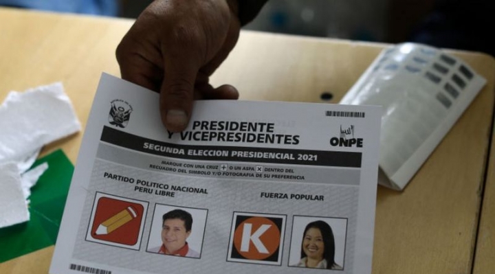 Elecciones Perú 2021: la ajustada y polarizada disputa por la presidencia entre Keiko y Castillo