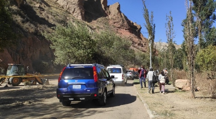 Alcaldía habilita paso vehicular y peatonal provisional hacia Mallasa