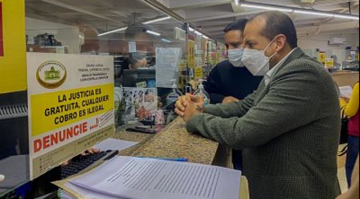 Anuncian bloqueo de caminos y presentan recurso judicial por conflicto de tierras en Santa Cruz