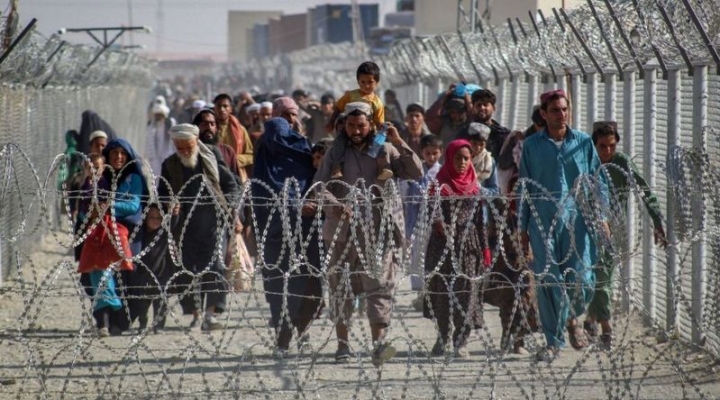 Pakistán, la ruta alternativa de los afganos que huyen del Talibán y Estado Islámico