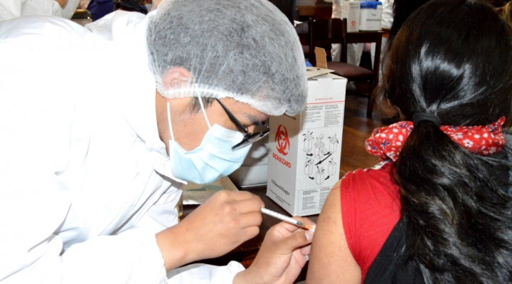 Chuquisaca, Oruro y Tarija tienen el mayor porcentaje de maestros vacunados