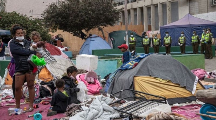 Iquique: Nos sentimos humillados, tratados como animales__ venezolanos afectados por la quema de pertenencias de migrantes