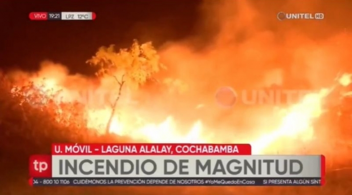 Reportan incendio de magnitud en la Laguna Alalay en Cochabamba
