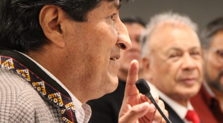 Seguidores destacan la "lucha" de Evo Morales en sus cumpleaños