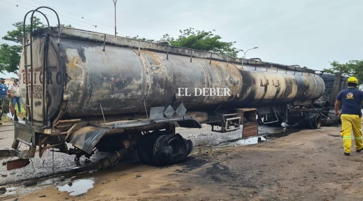 Accidente en Santa Cruz causa el incendio de tres vehículos 