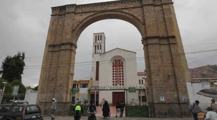 En el Cementerio General de La Paz sólo atienden trámites de urgencia por bajas en su personal