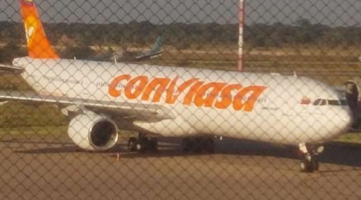 Argentina negó permiso a BoA, que debía completar la ruta de Conviasa, los pasajeros están varados en Santa Cruz 