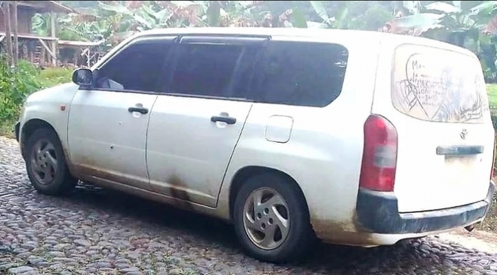 En Ivirgarzama hallan tres cuerpos con impactos de bala dentro de un vehículo