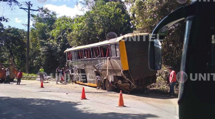 Dos accidentes en Potosí y Cochabamba dejan 7 fallecidos y varios de heridos